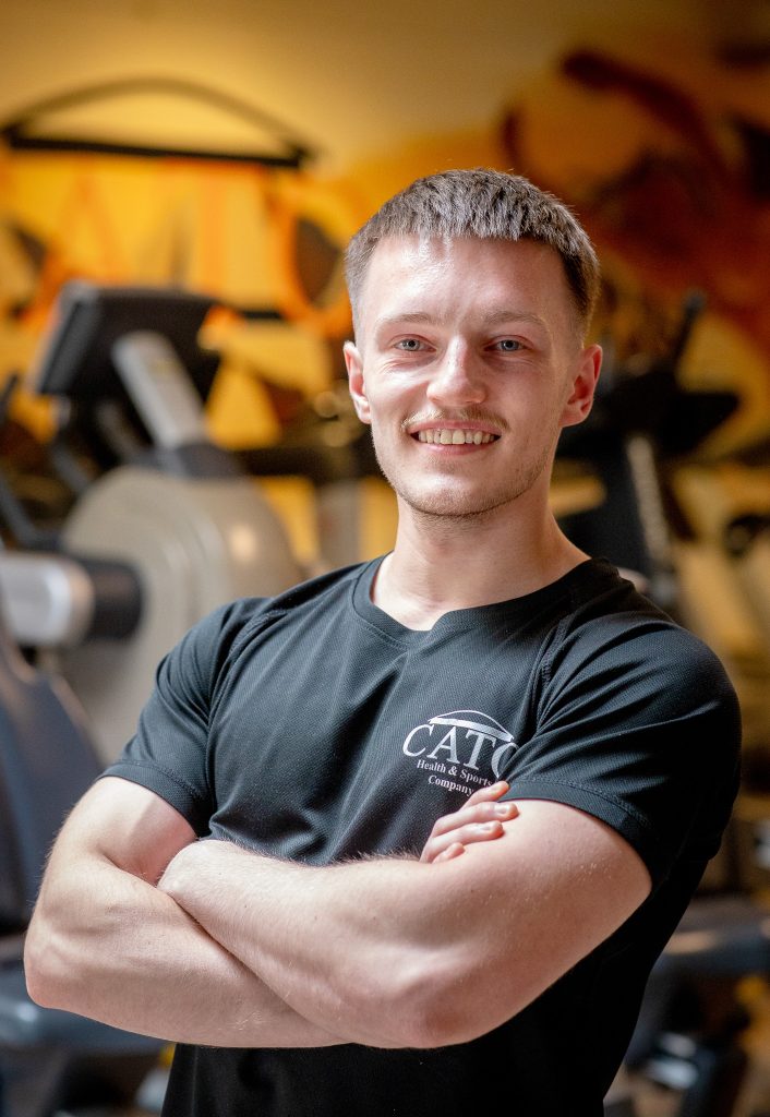 Manuel, dualer Student im Fitnesstraining und EMS-Trainer in der PT Lounge der CATO Health & Sports Company in Wolfenbüttel